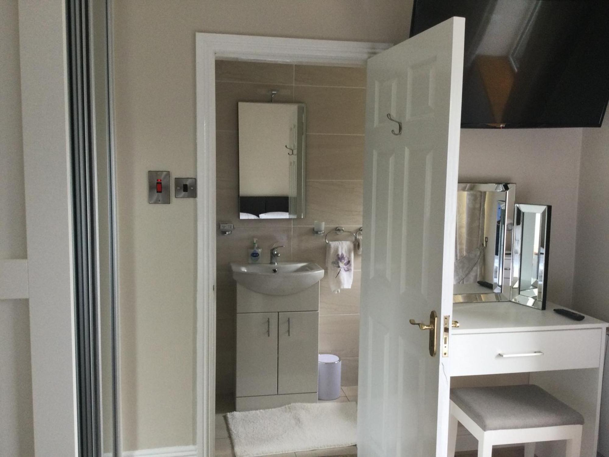 Adare Luxury Riverside Apartment Limerick Ngoại thất bức ảnh